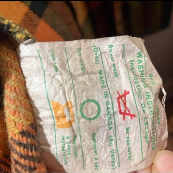 Vintage 70s Plaid Wool Shacket design.
“Top Gun” - Picture 8 of 10